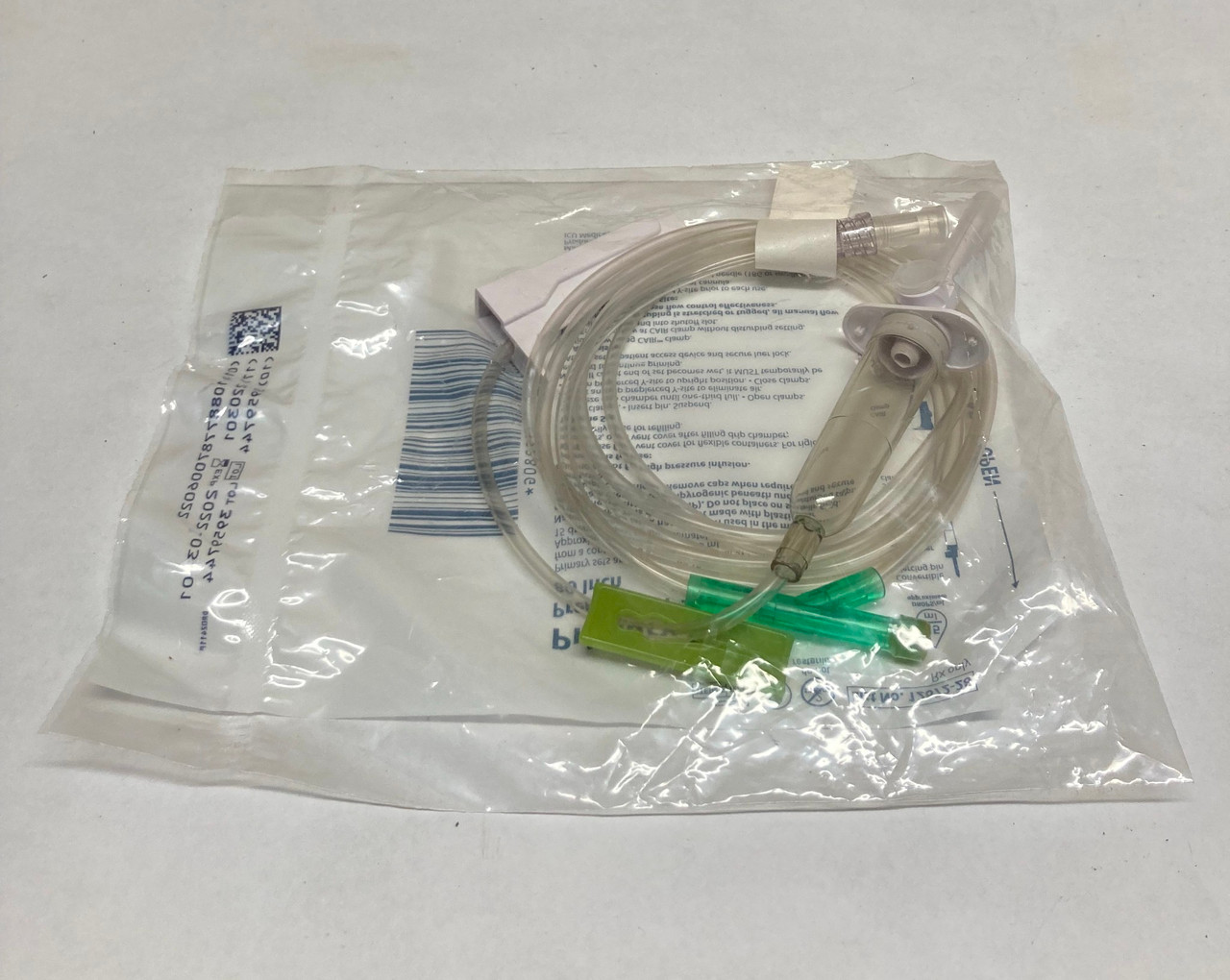 Primary Set 12672-28 ICU Medical Prepierced Y-Site, Secure Lock, 80" Lot of 12
