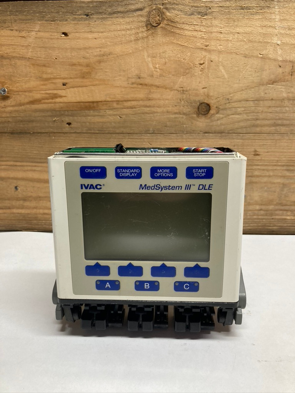 Alaris IVAC Medsystem III Multi-Channel Infusion Pump w/ Pole Clamp SN 12375226