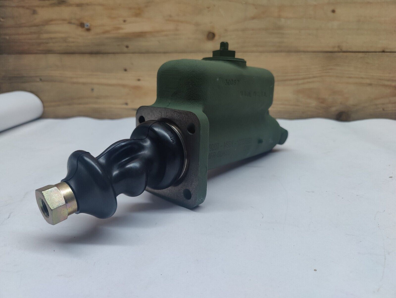 5 TON MASTER CYLINDER M809 Military Truck Parts 2530-00-741-1070, 12356931