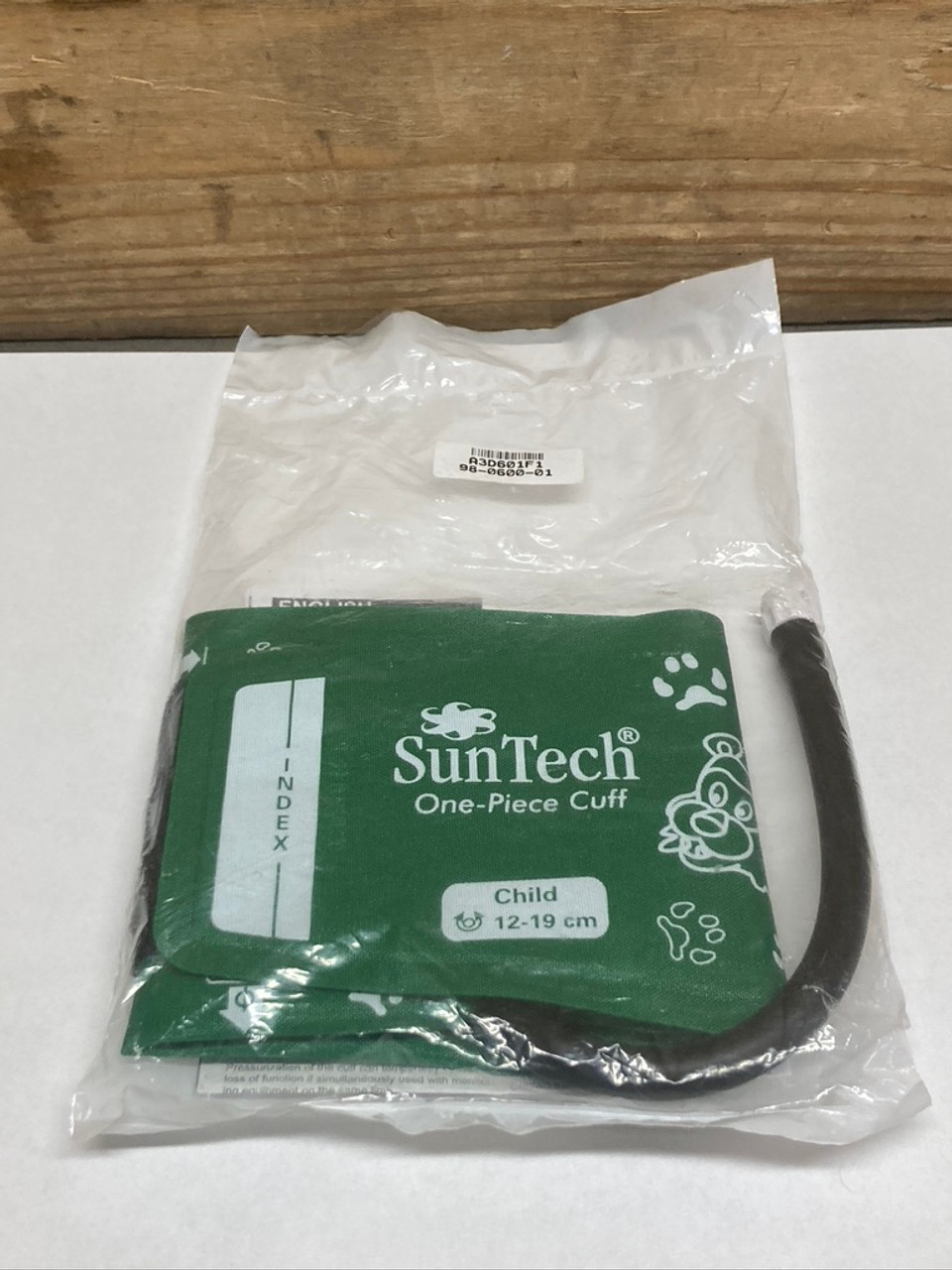 One-Piece Blood Pressure Cuff 98-0600-01 SunTech 12-19 cm Green