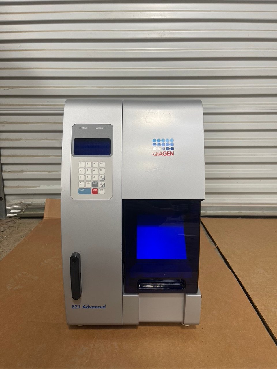 Qiagen EZ1 Advanced Automated DNA Extractor SN:1009A0533