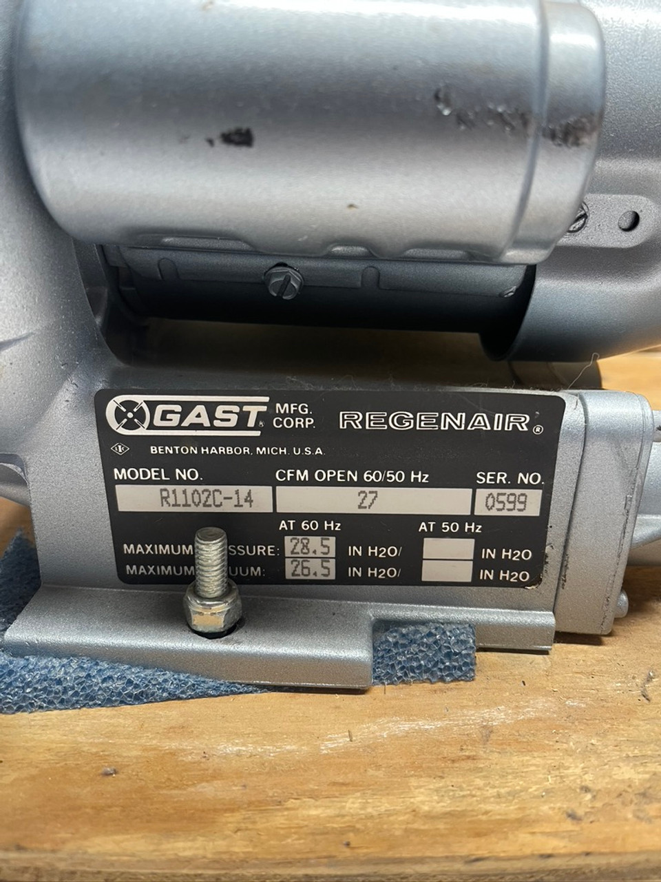 Vacuum Blower Pump With Tank R1102C-14 Gast/Regenair