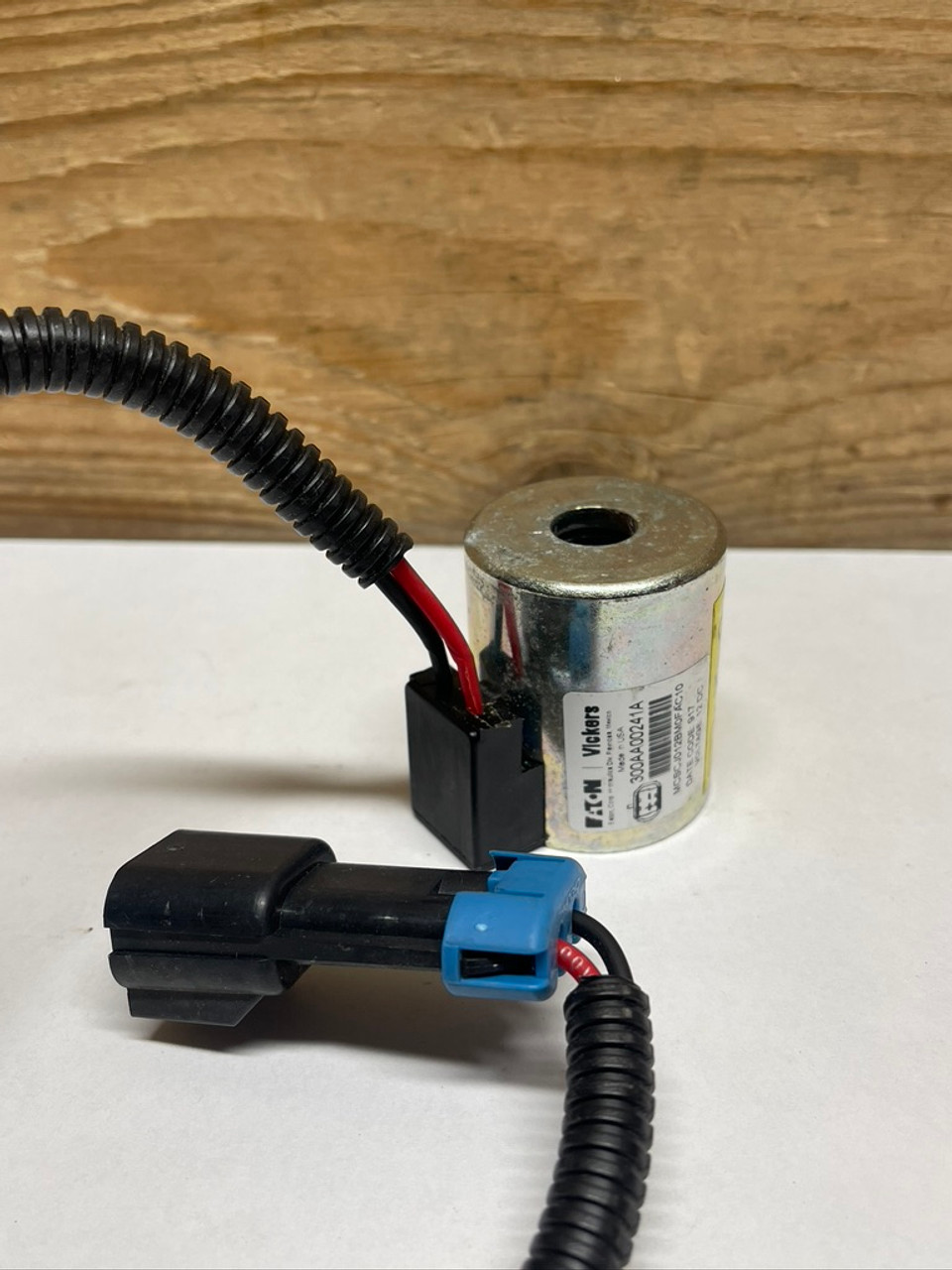 Solenoid Valve Coil 300AA00241A Eaton Vickers