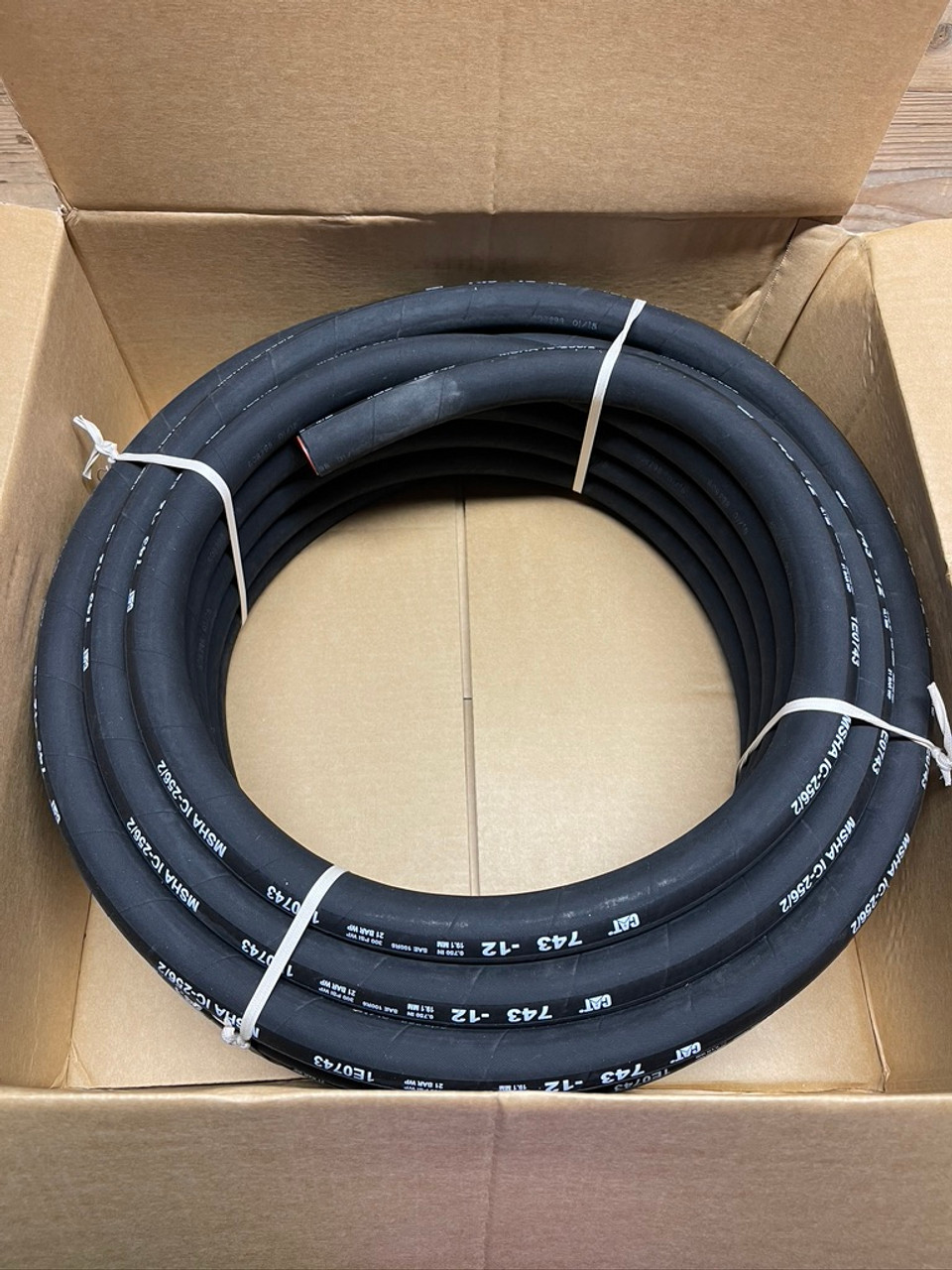 CAT Rubber Fuel Hose 423-1985 Caterpillar 590 inches 743-12