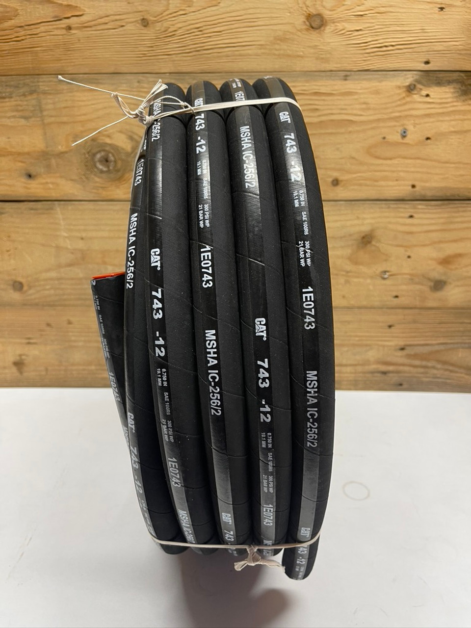 CAT Rubber Fuel Hose 423-1985 Caterpillar 590 inches 743-12