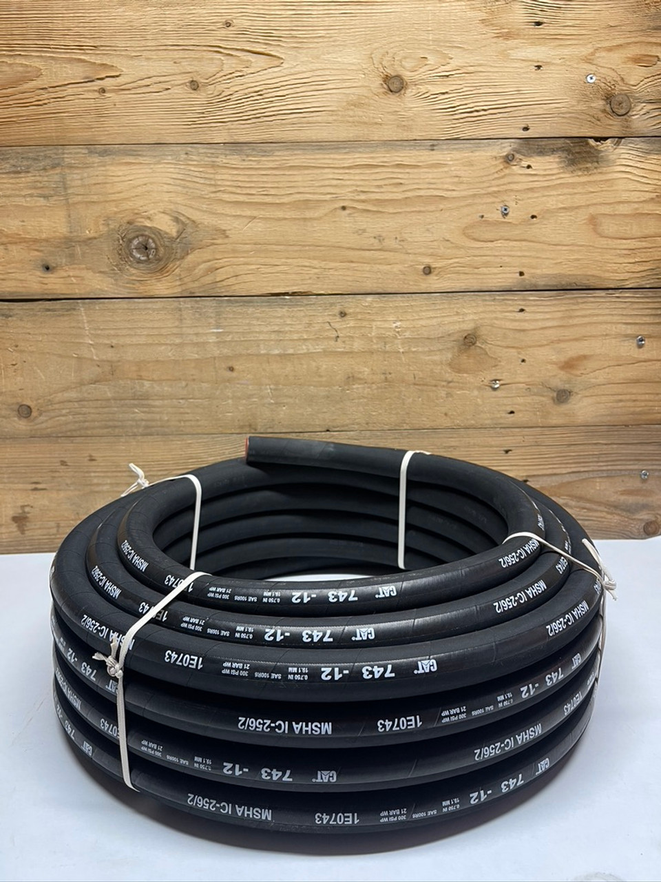 CAT Rubber Fuel Hose 423-1985 Caterpillar 590 inches 743-12
