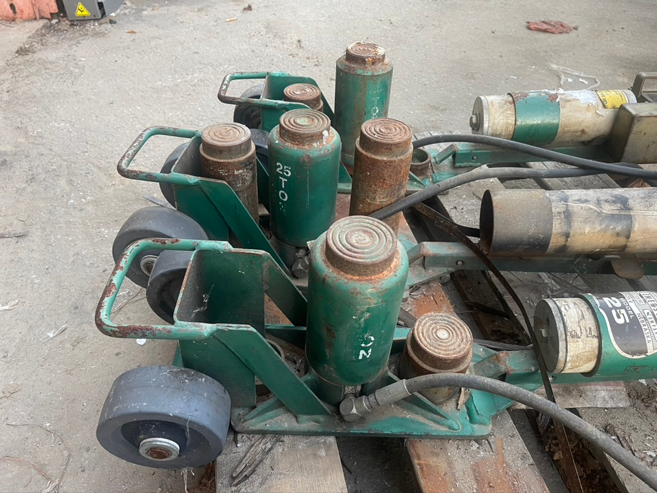 Lot of 4 Emerson Model 25 Axle Jack 25 Ton