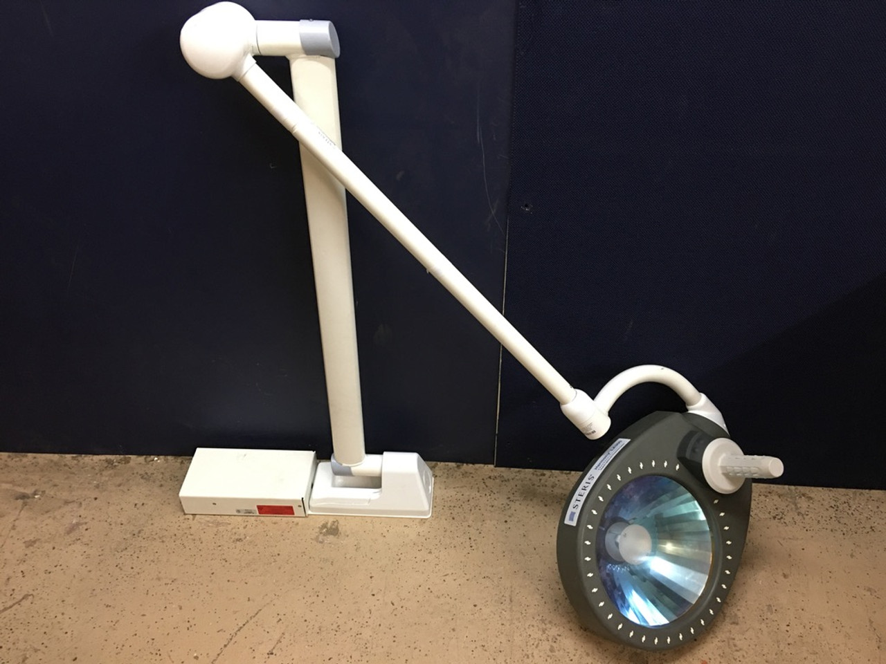 Steris Harmony LA300 Surgical Light SN# 0417916003