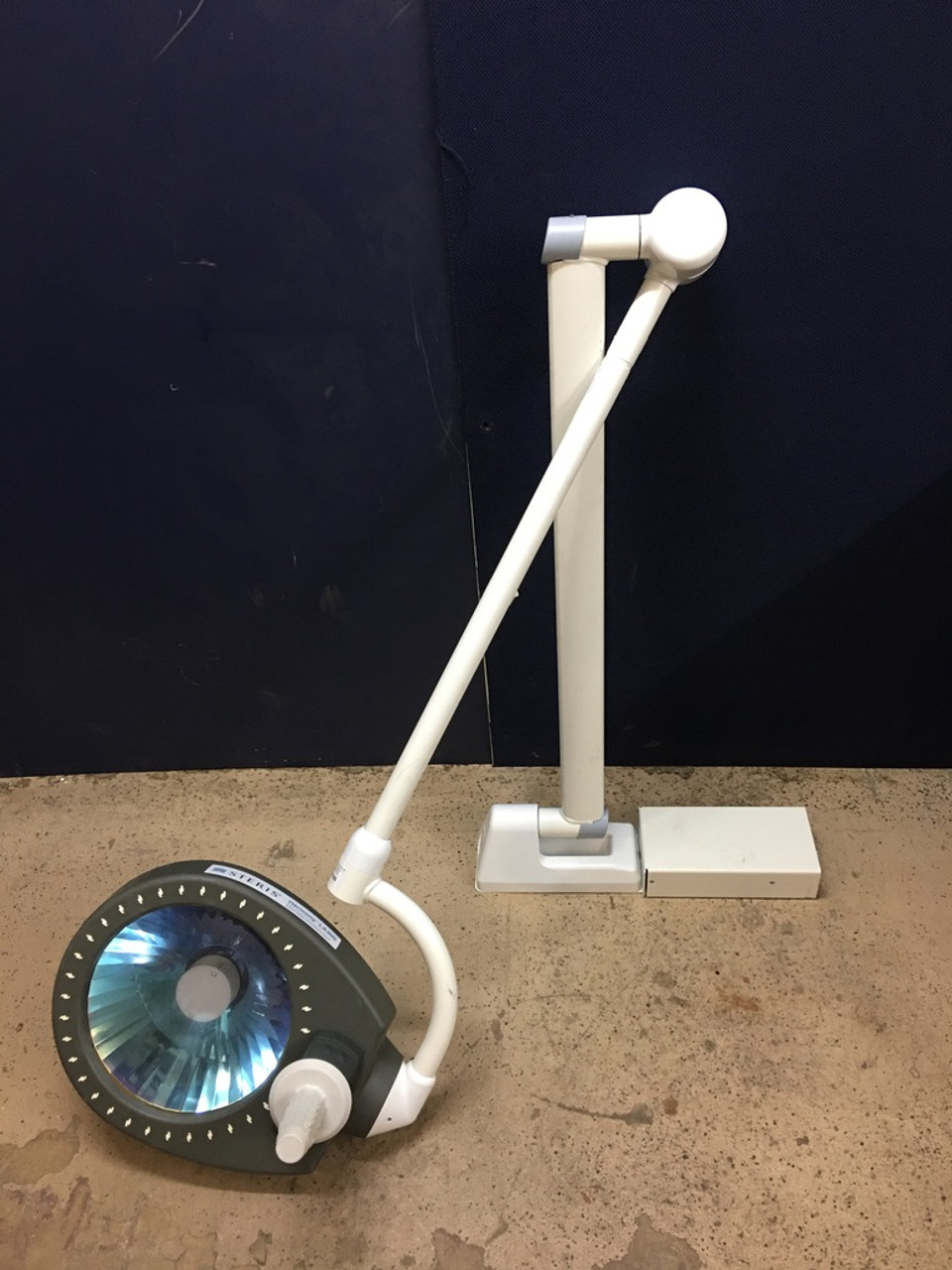 Steris Harmony LA300 Surgical Light SN# 0417916003