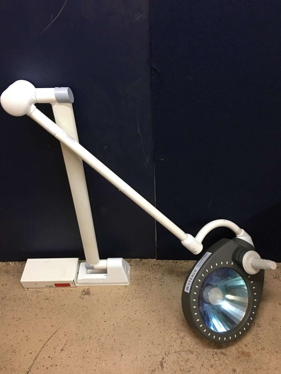 Steris Harmony LA300 Surgical Light SN# 0417916003