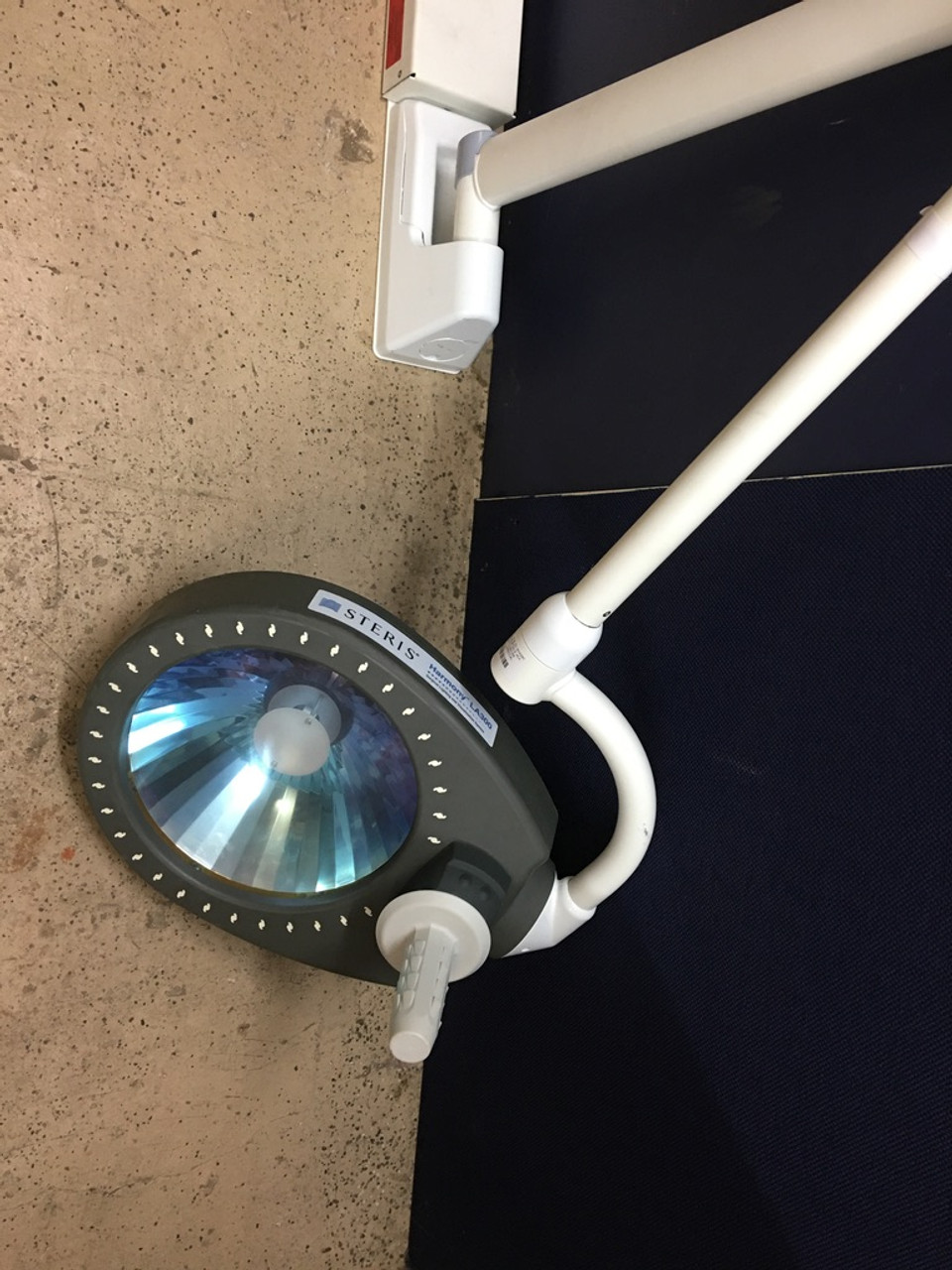 Steris Harmony LA300 Surgical Light SN# 0417916003