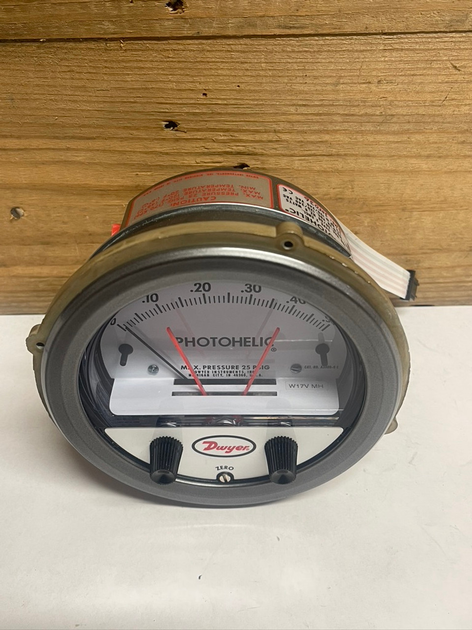 Dwyer Photohelic Series A3000 Pressure Switch Gauge