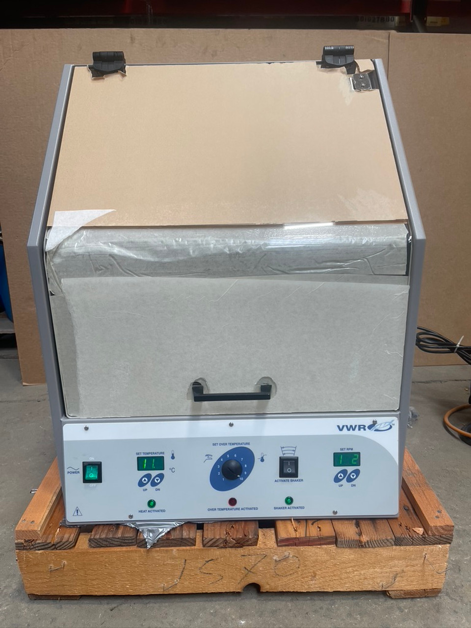VWR Shel Lab Model 1570 Signature Benchtop Shaking Incubator 120VAC 60°C 3.3CuFt
