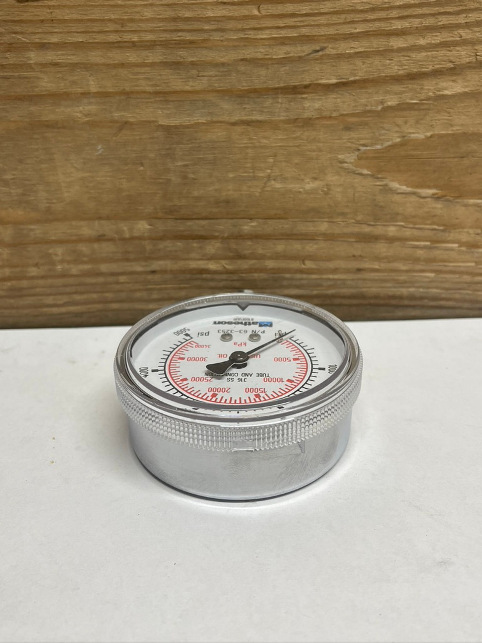 2 1/2" Gauge 63-3253A Matheson 0-5000 Psi