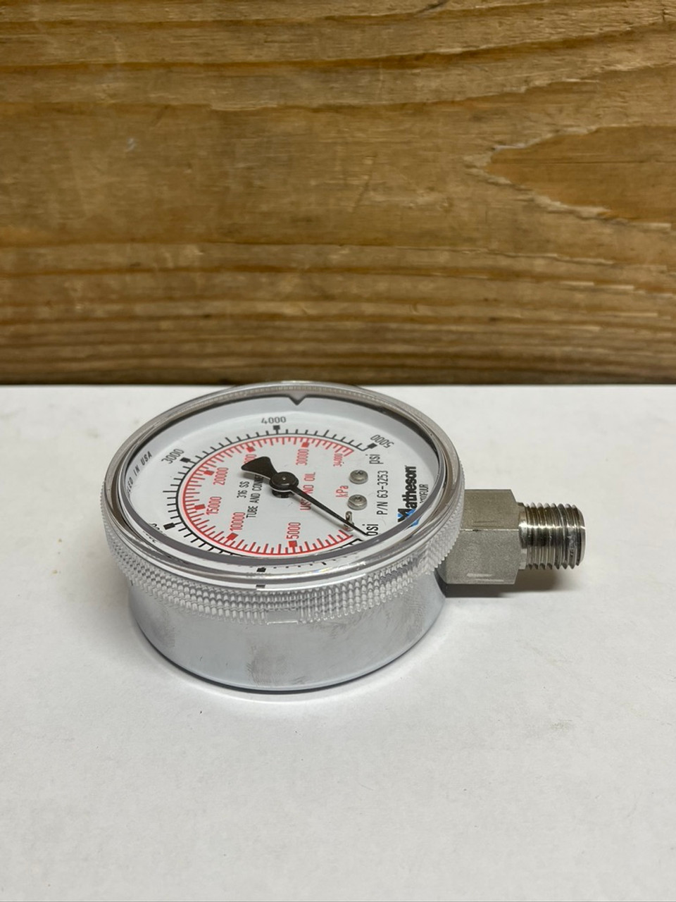 2 1/2" Gauge 63-3253A Matheson 0-5000 Psi
