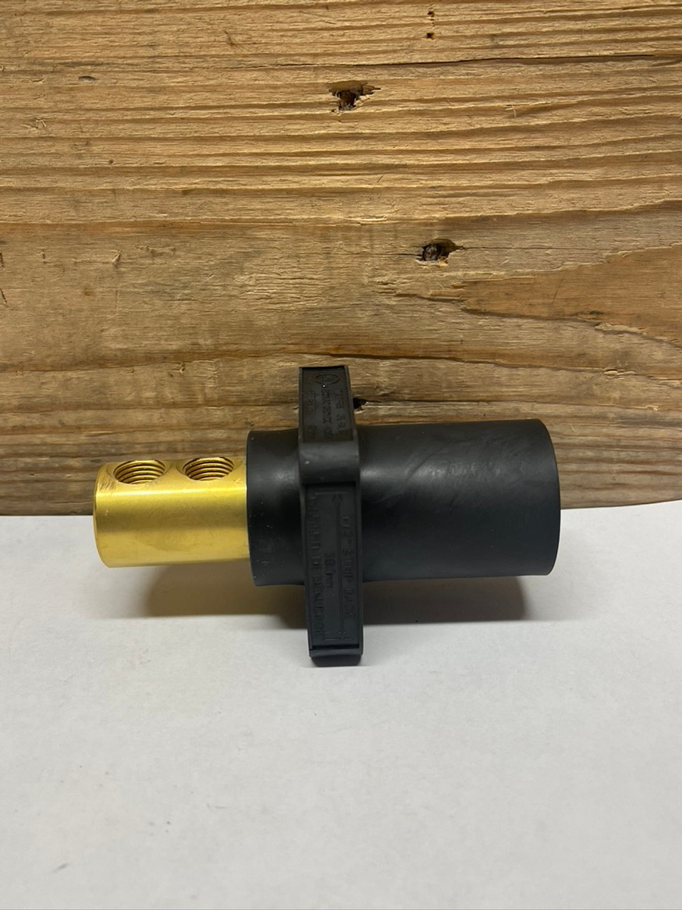 Hubbell SERIES 16 SINGLE POLE DEVICE (CAMLOCK) HBLMRBK STR male Recept BLACK