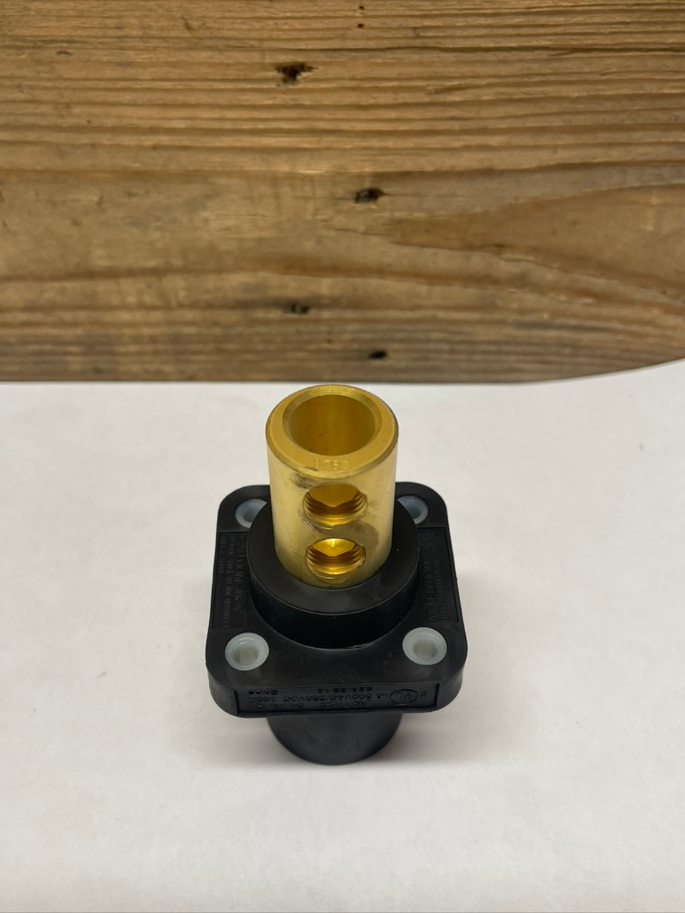 Hubbell SERIES 16 SINGLE POLE DEVICE (CAMLOCK) HBLMRBK STR male Recept BLACK