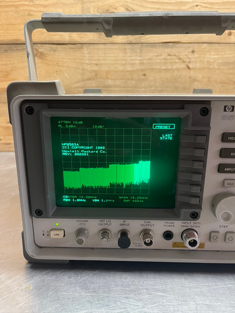 HP Spectrum Analyzer 8563A Hewlett-Packard 9khz-26.5ghz