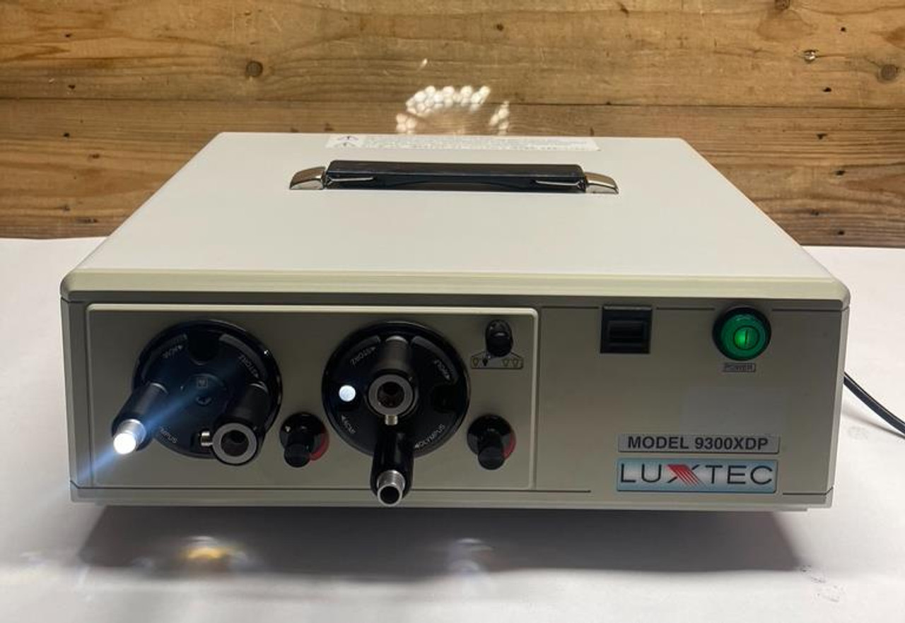 Luxtec Surgical Headlight System 9300XDPCF Integra SN: 050209