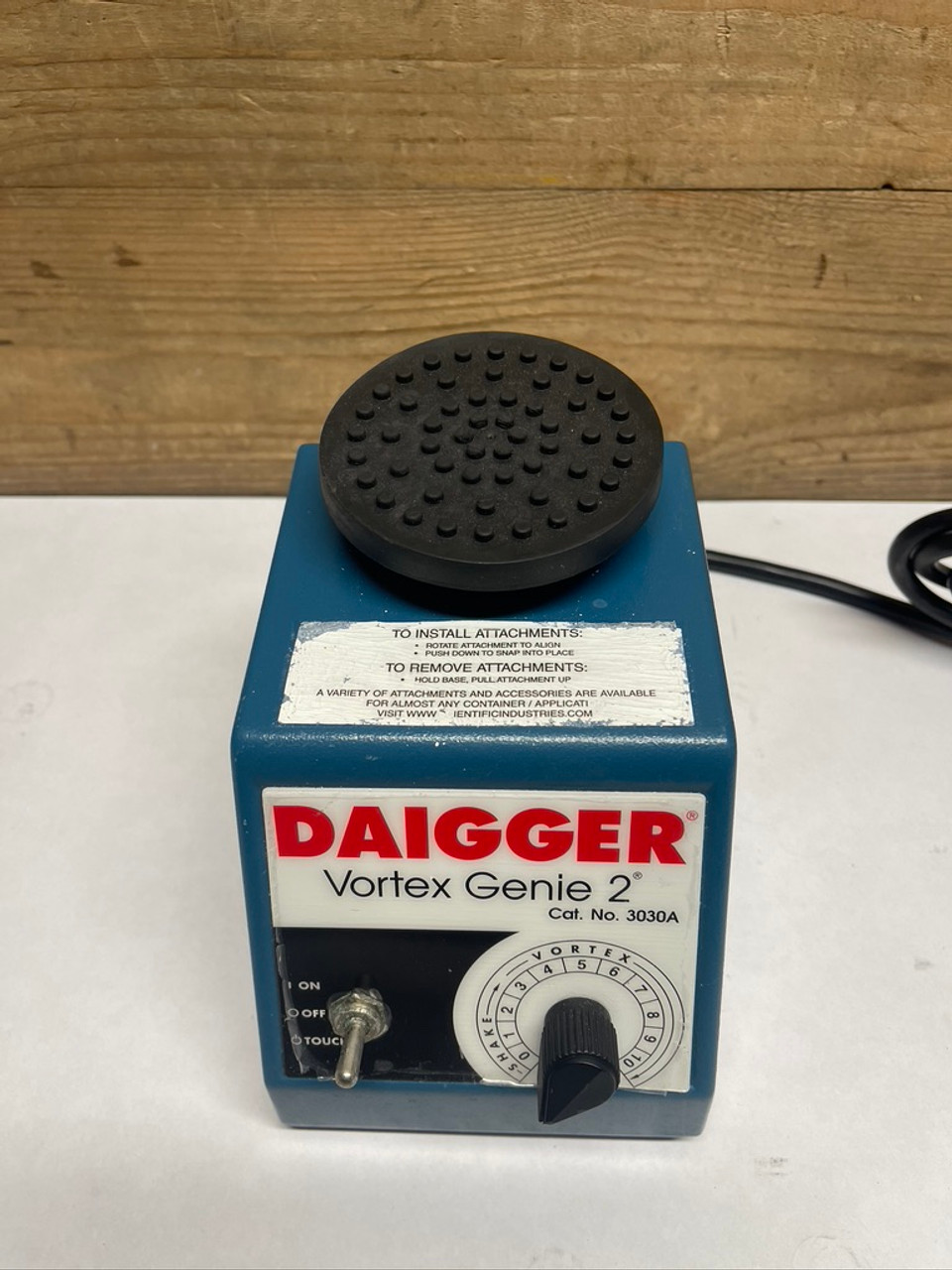 Vortex-Genie 2 Mixer Shaker G-560 Scientific SN: 2-369425
