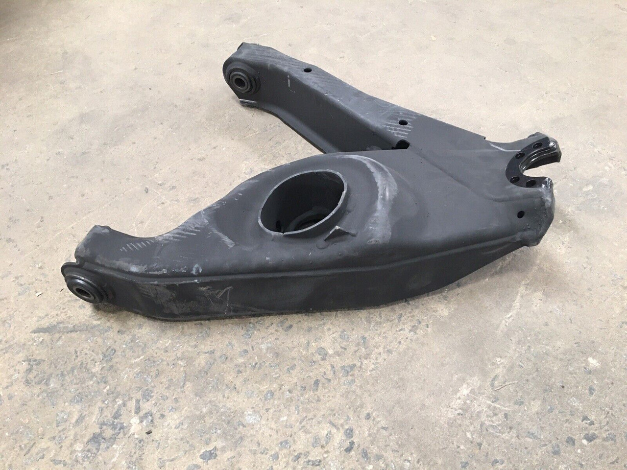 RH Vehicular Suspension Control Arm 6030629 AM General Hmmwv