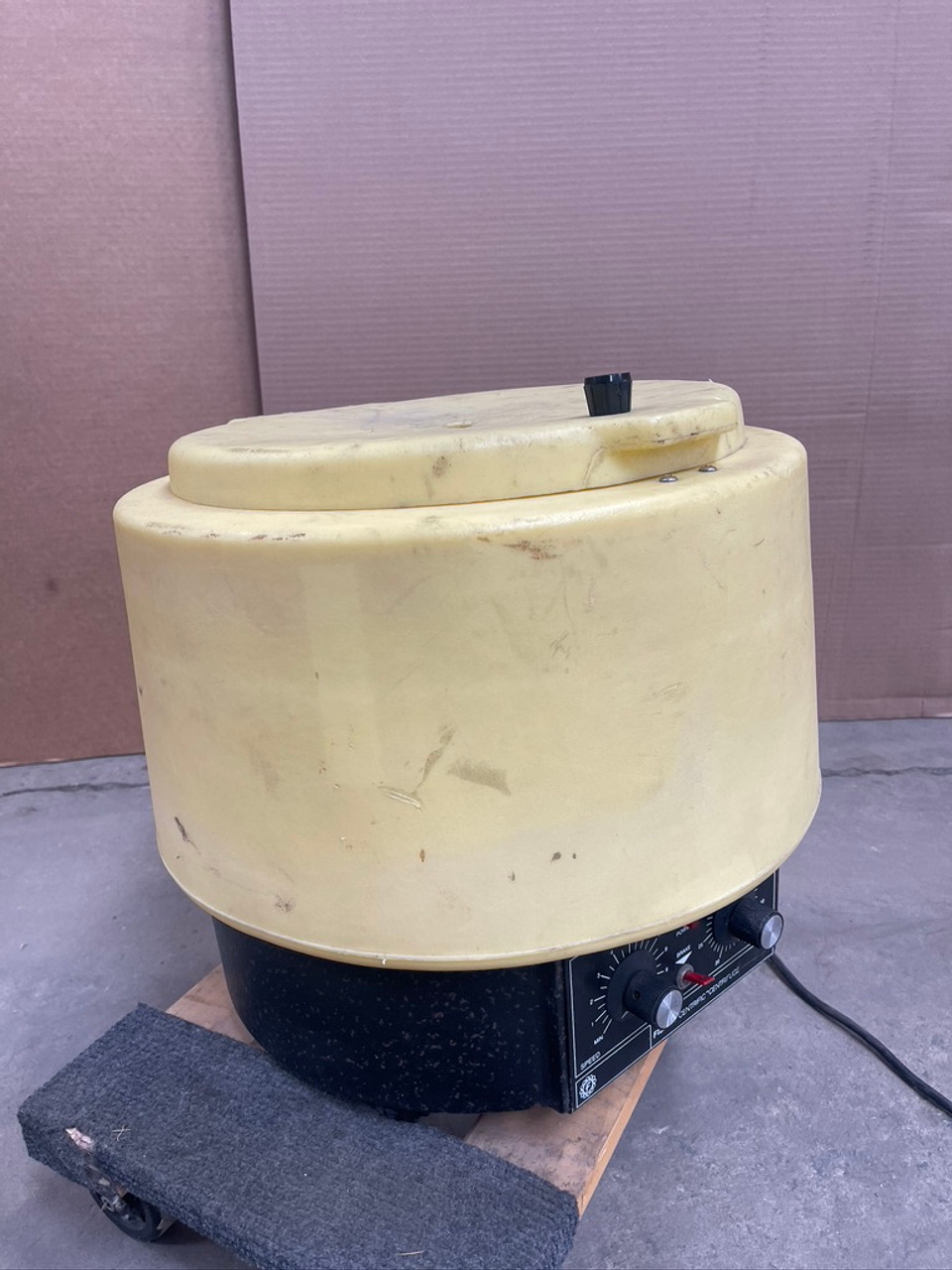 Fisher Scientific 225 Centrifuge