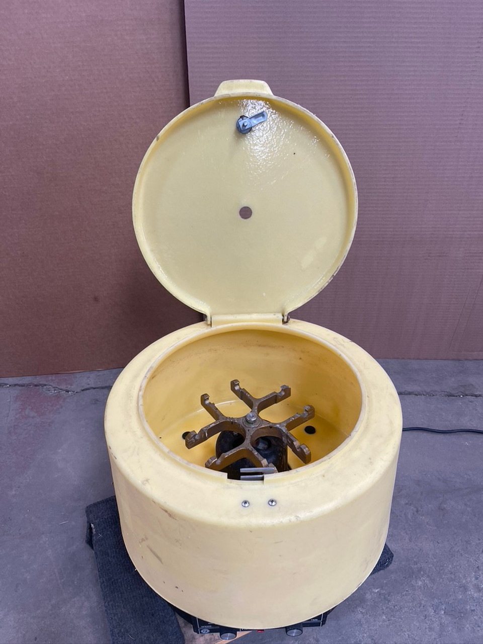 Fisher Scientific 225 Centrifuge