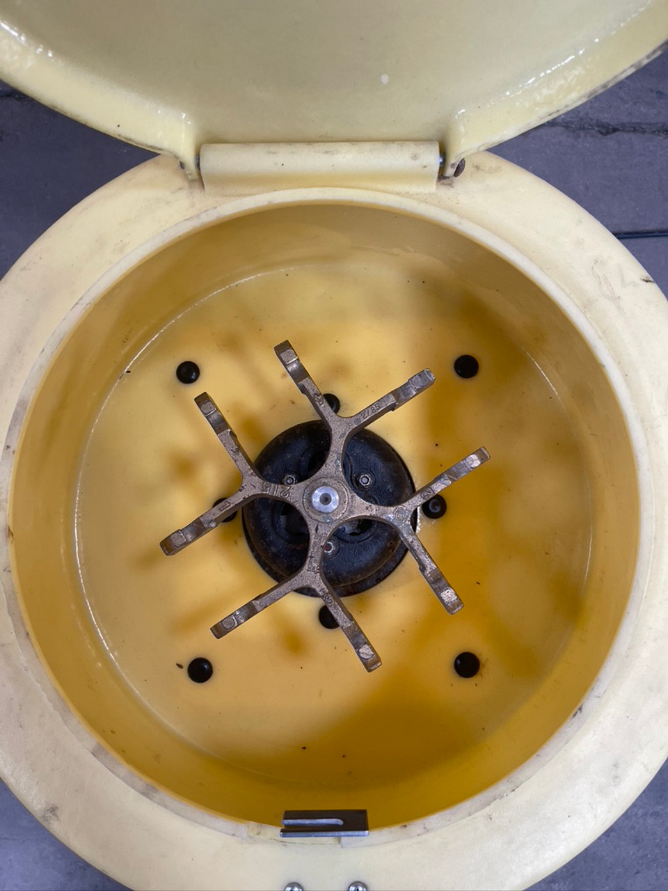 Fisher Scientific 225 Centrifuge