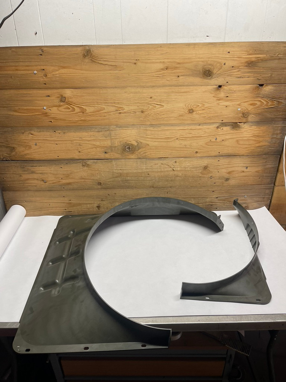 HMMWV 6043382 / 01-565-9993 RADIATOR FAN SHROUD LOWER HALF