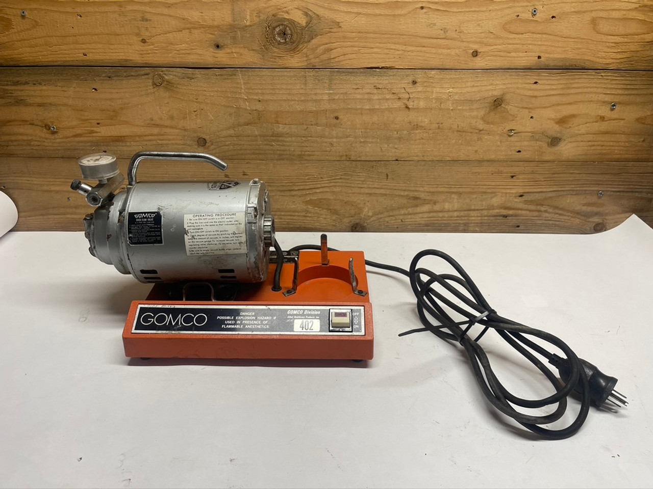 Gomco 402 Series Suction Pump