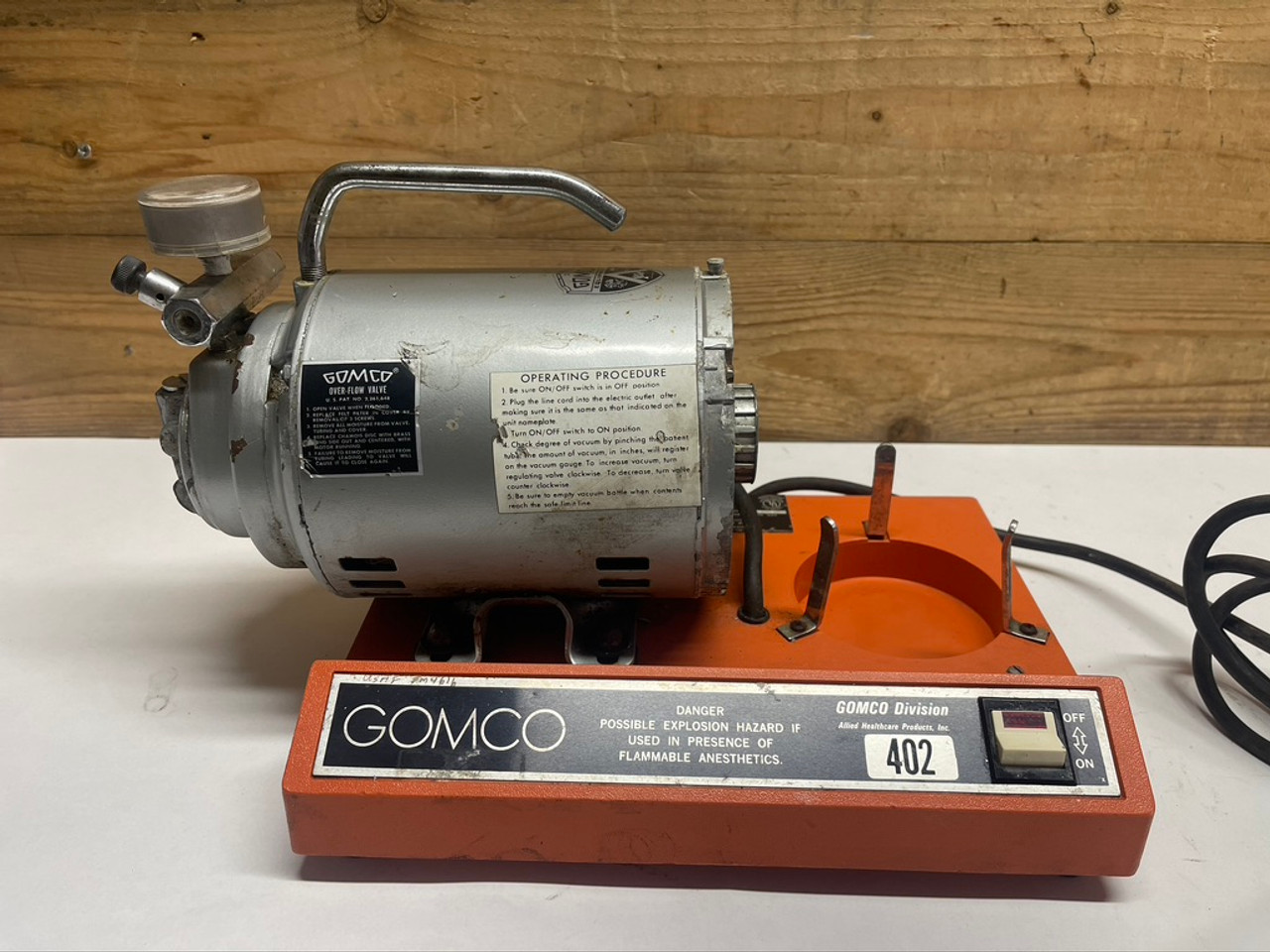 Gomco 402 Series Suction Pump