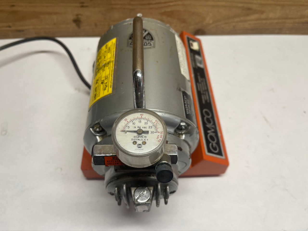 Gomco 402 Series Suction Pump