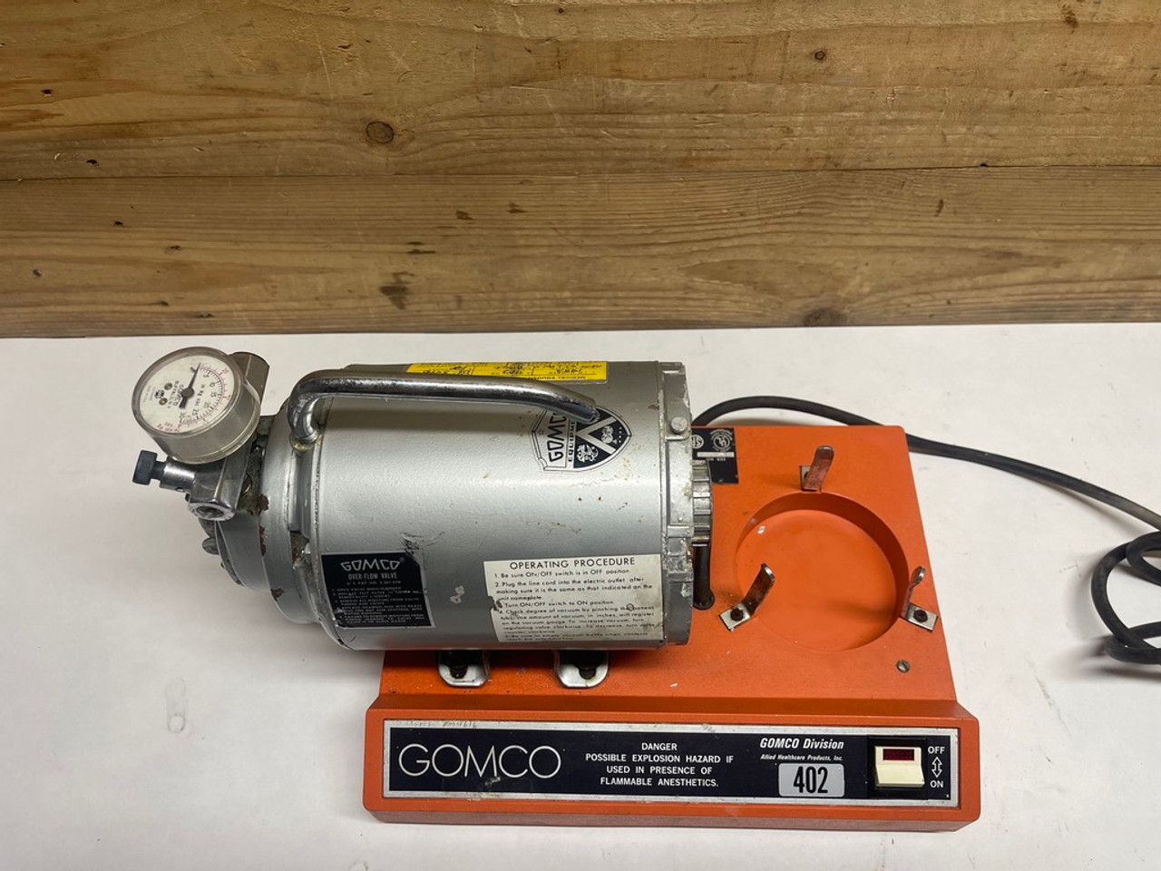 Gomco 402 Series Suction Pump