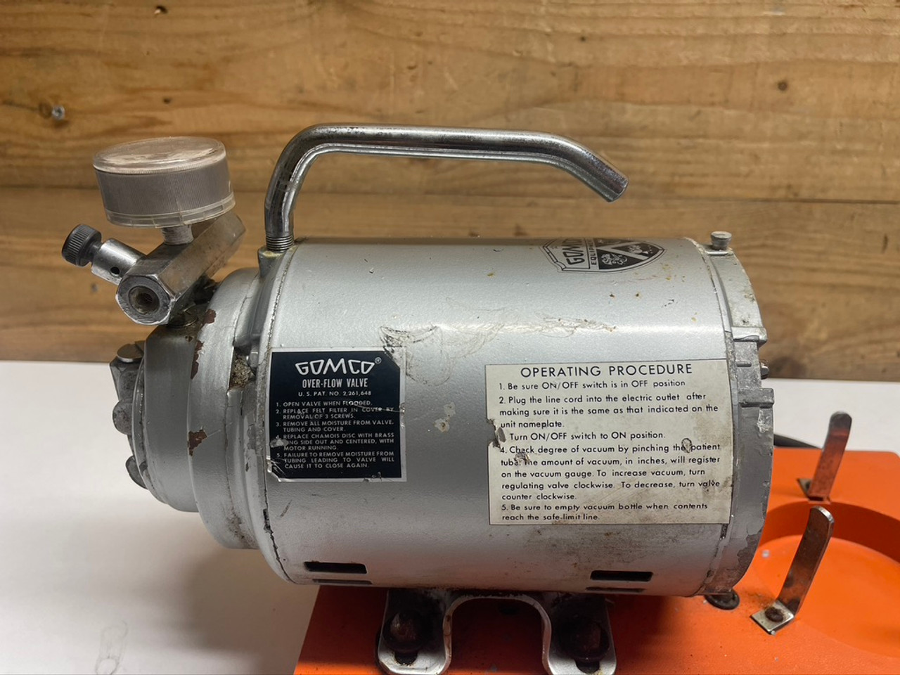 Gomco 402 Series Suction Pump