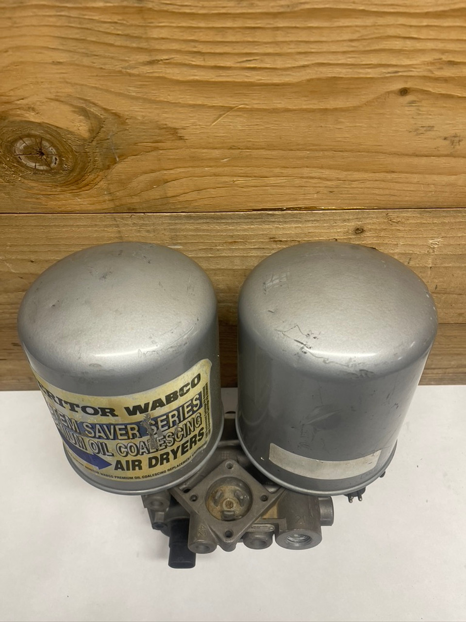 Premium Oil Coalescing Air Brake Dryer Twin Canister 4324330070 Meritor Wabco 12