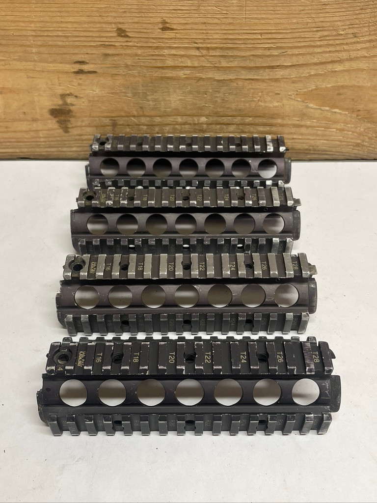 実物　米軍放出　KNIGHTS ARMAMENT RAS 20214 - Knight s Armament AR-15 MK18 Midlength Free Float RAS