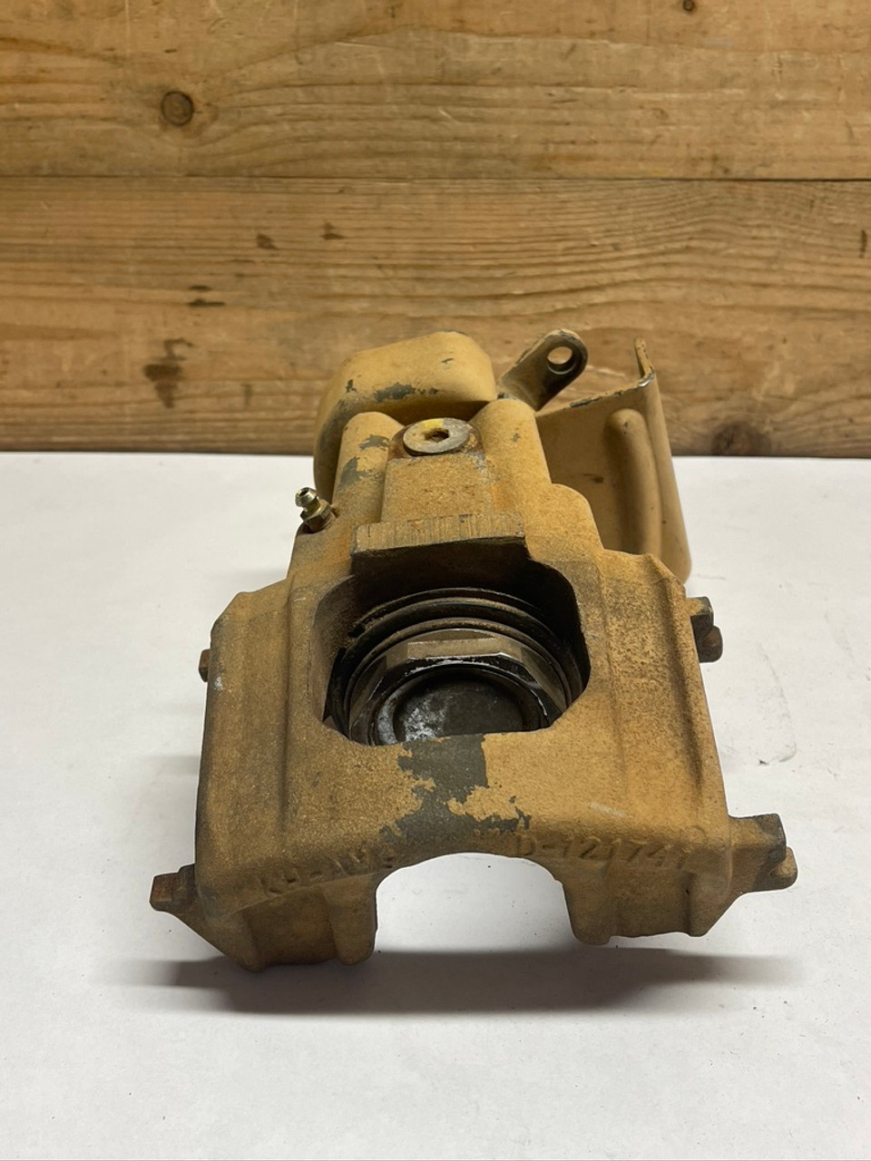 AM General Brake Caliper R/H Rear, Hummer-H1 ; 2530-01-333-8263 12342342