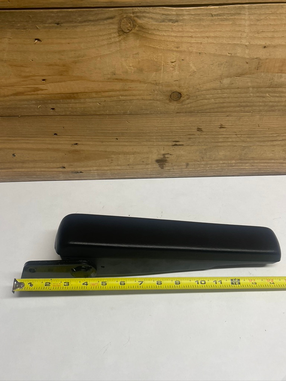 Caterpillar 233-7537 LH Armrest 	