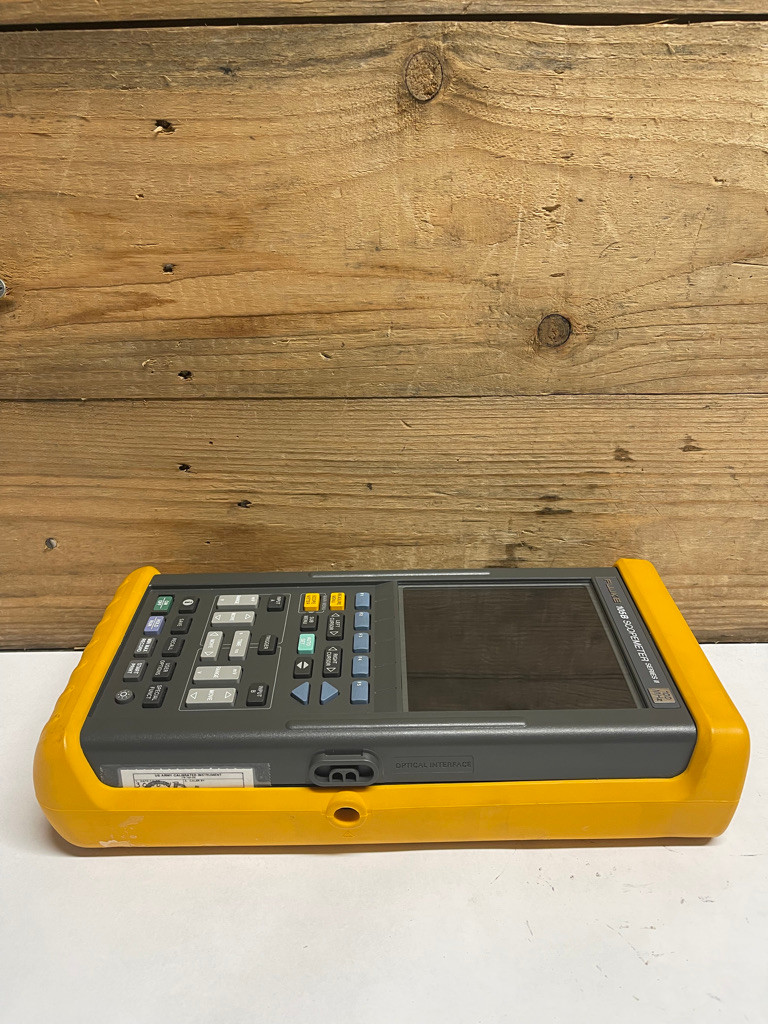 Fluke 105B Scopemeter Handheld Oscilloscope