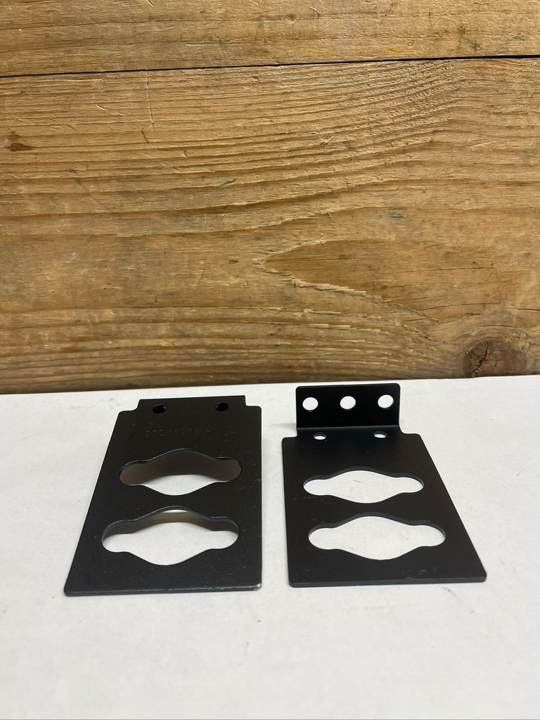 APC Schneider Electric Vertical PDU Mounting Bracket 870-15252 Lot of 2