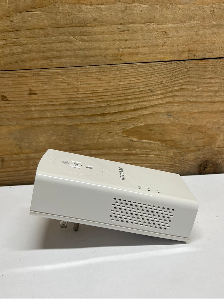 Netgear PLP2000 Powerline Adapter Extender 2000Mbps Wall Plug Extra Outlet