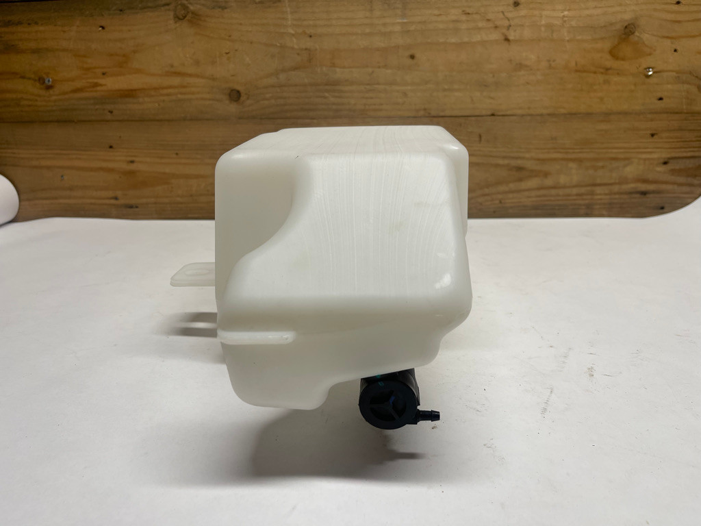 International Navistar 3555058C97 Windshield Washer Reservoir Tank Fleet Truck
