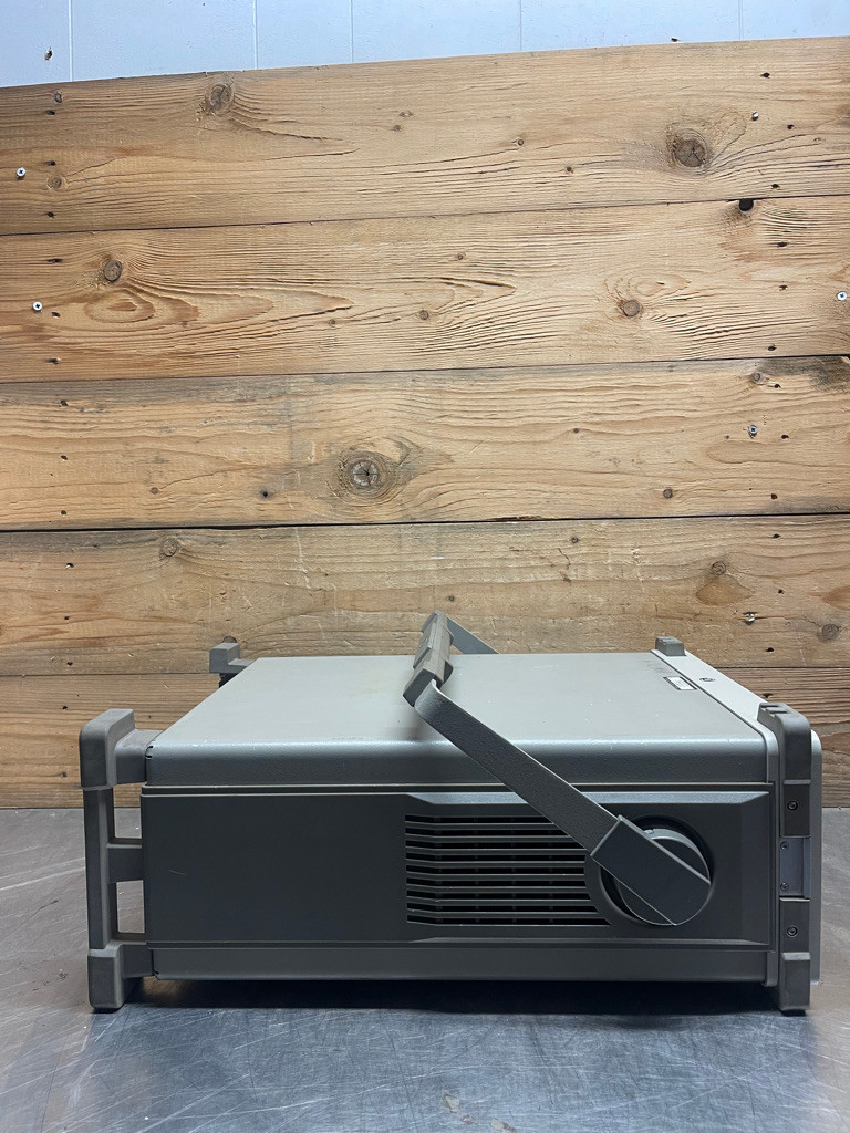 HP 8563A Spectrum Analyzer 9kHz–26.5GHz Hewlett Packard Tested Powers On