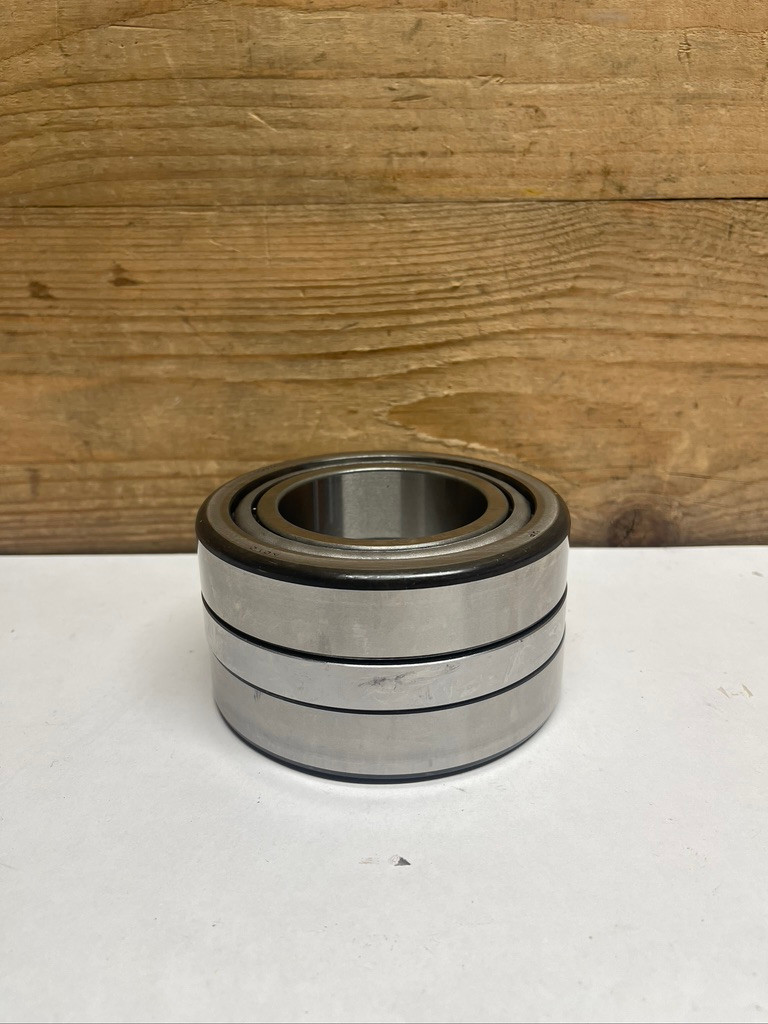 John Deere AT203483 Tapered Roller Bearing OEM NOS AT203483 NSN 3110-01-551-2630