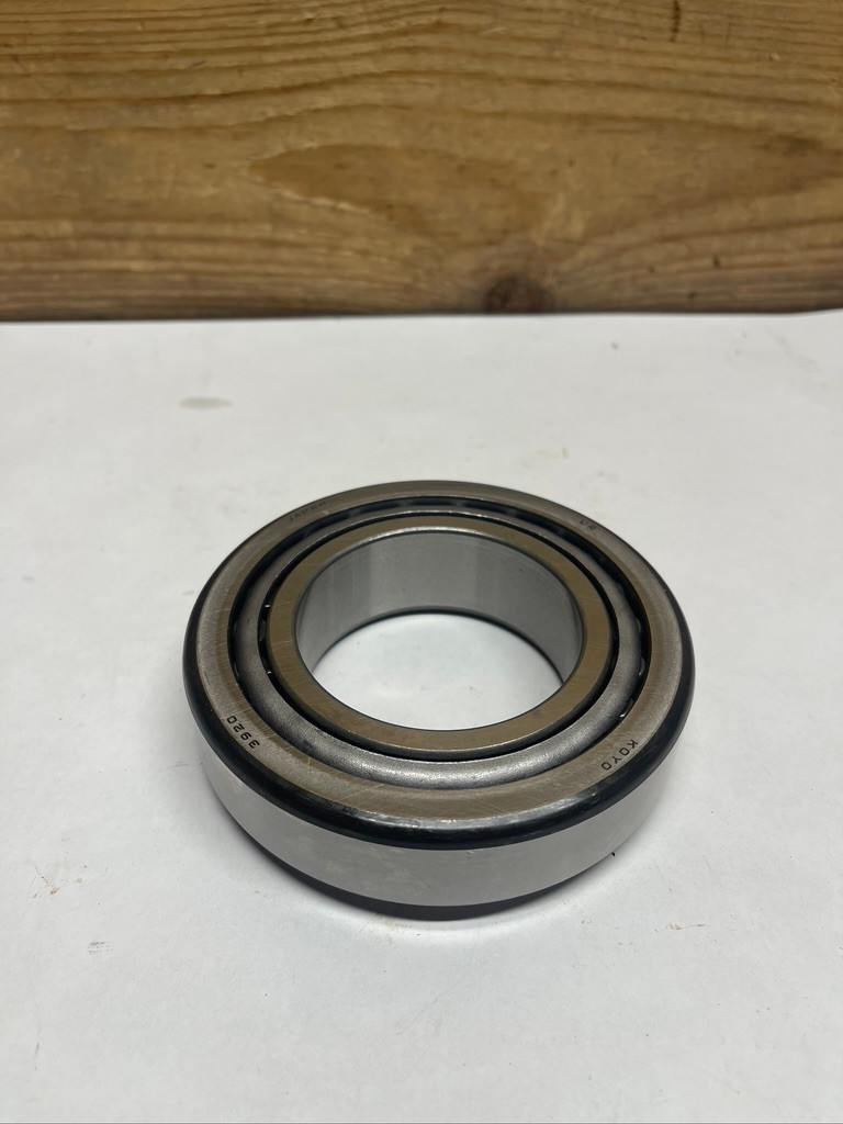 John Deere AT203483 Tapered Roller Bearing OEM NOS AT203483 NSN 3110-01-551-2630