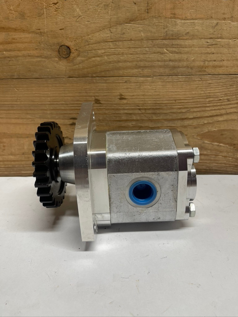 CNH Case R25586 Hydraulic Rotary Pump OEM New Old Stock Made in USA