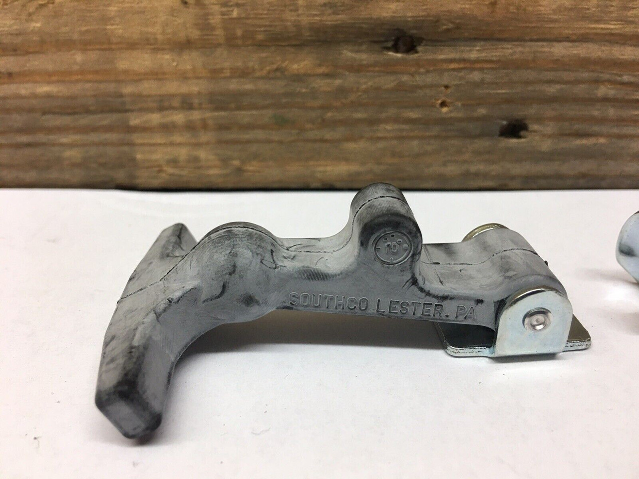 Southco Draw Latch Clamping Catch 37-10-071-10 HMMWV C130 A10 F16 NOS USA