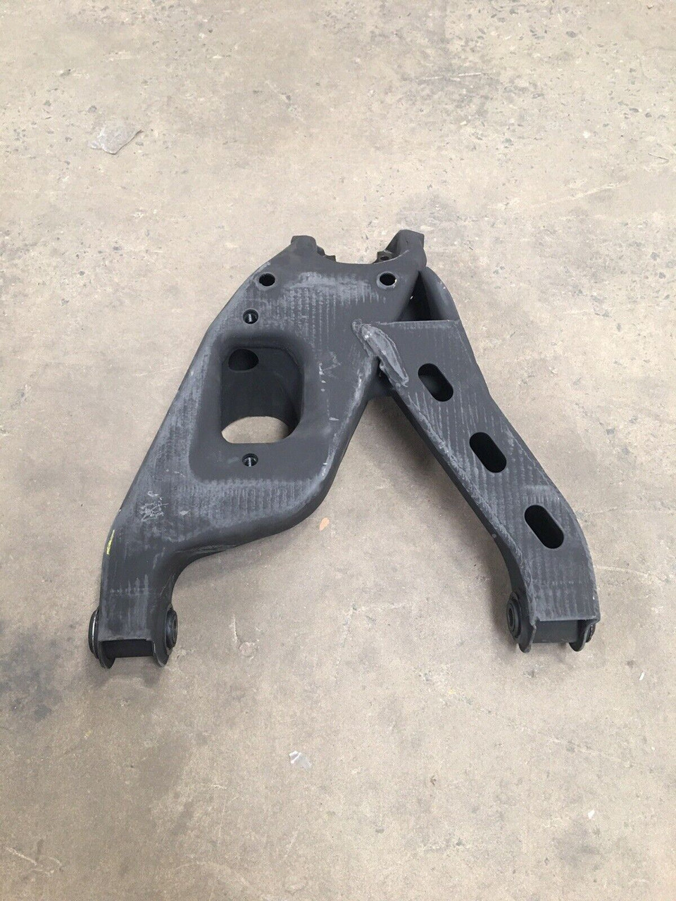 RH Vehicular Suspension Control Arm 6030629 AM General Hmmw