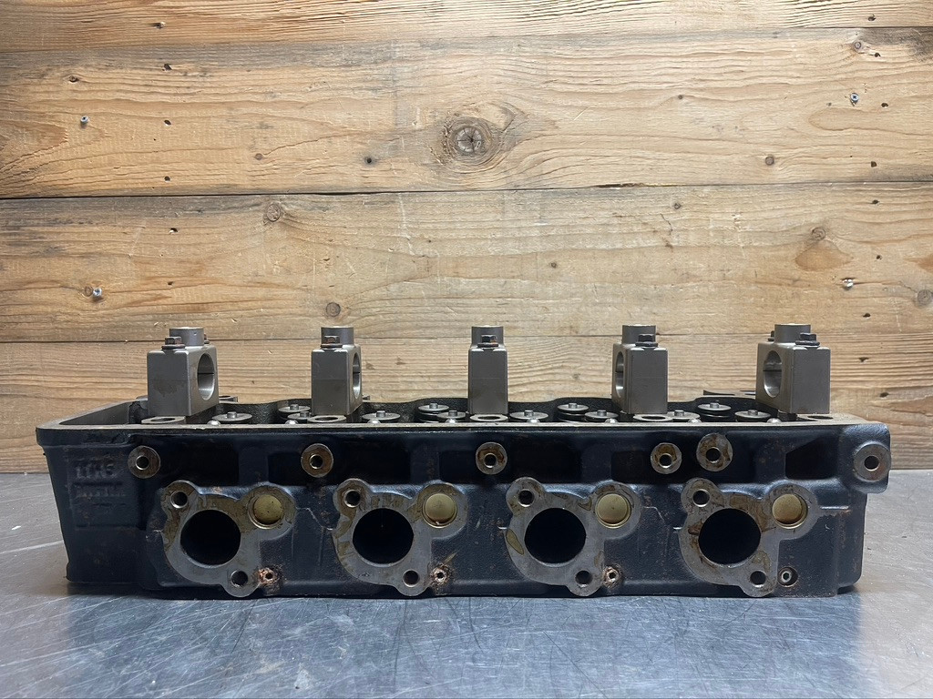 MWM 1800010-08 Diesel Engine Cylinder Head 11H5 OEM 6 Cylinder Industrial