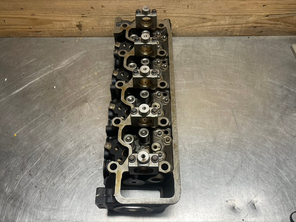 MWM 1800010-08 Diesel Engine Cylinder Head 11H5 OEM 6 Cylinder Industrial